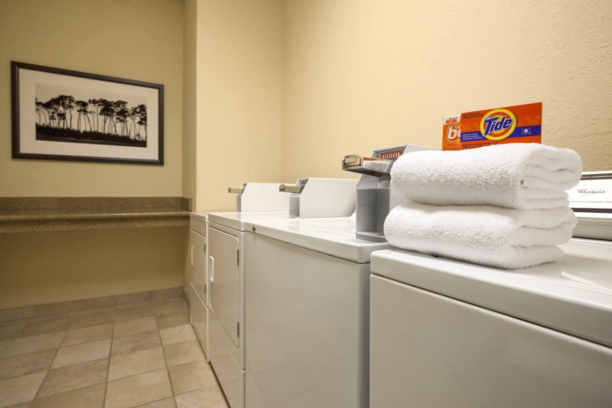 Country Inn & Suites By Radisson, Stockton, Il Εξωτερικό φωτογραφία